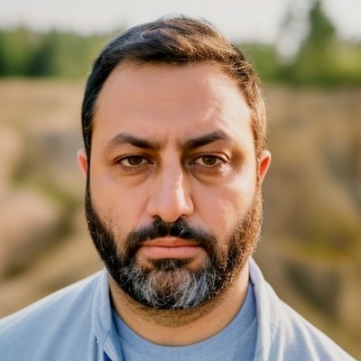Naeem L